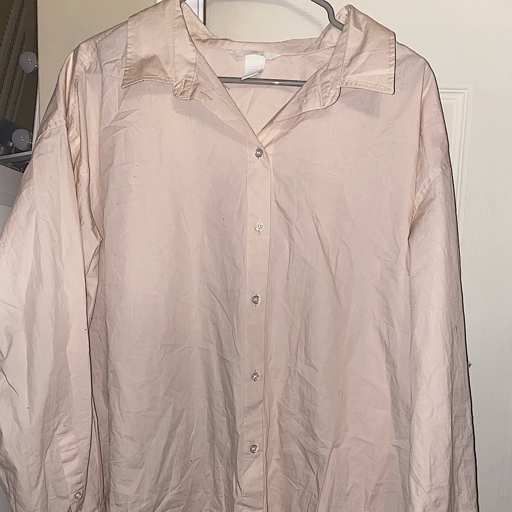 H&M light pink button down blouse